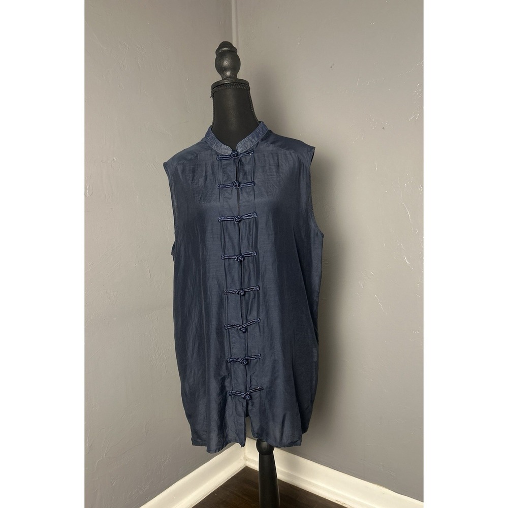 Beautiful Womens Sleeveless Blouse, Silk, No Size minimalist artsy classic
